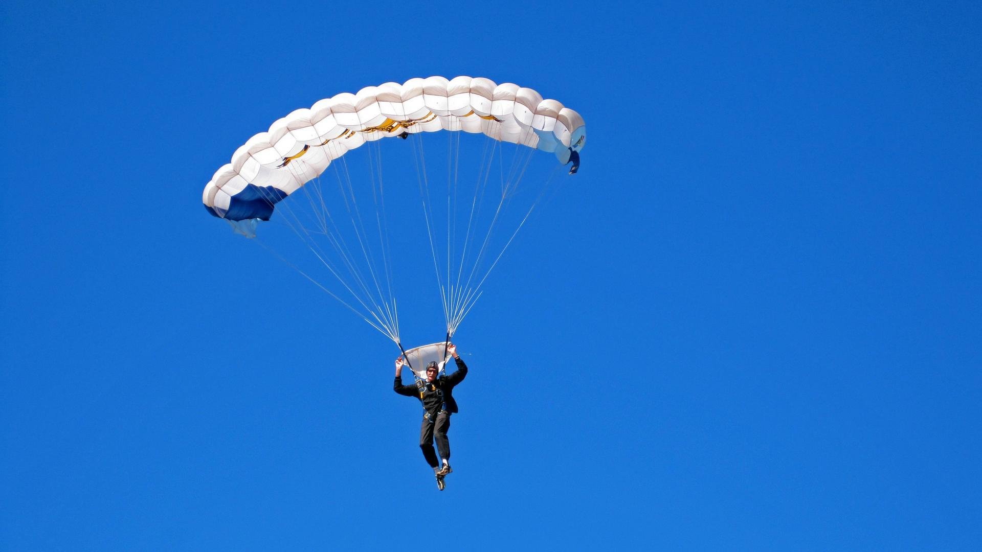 快船训练营餐饮健康菜单引关注，快船队宣传片