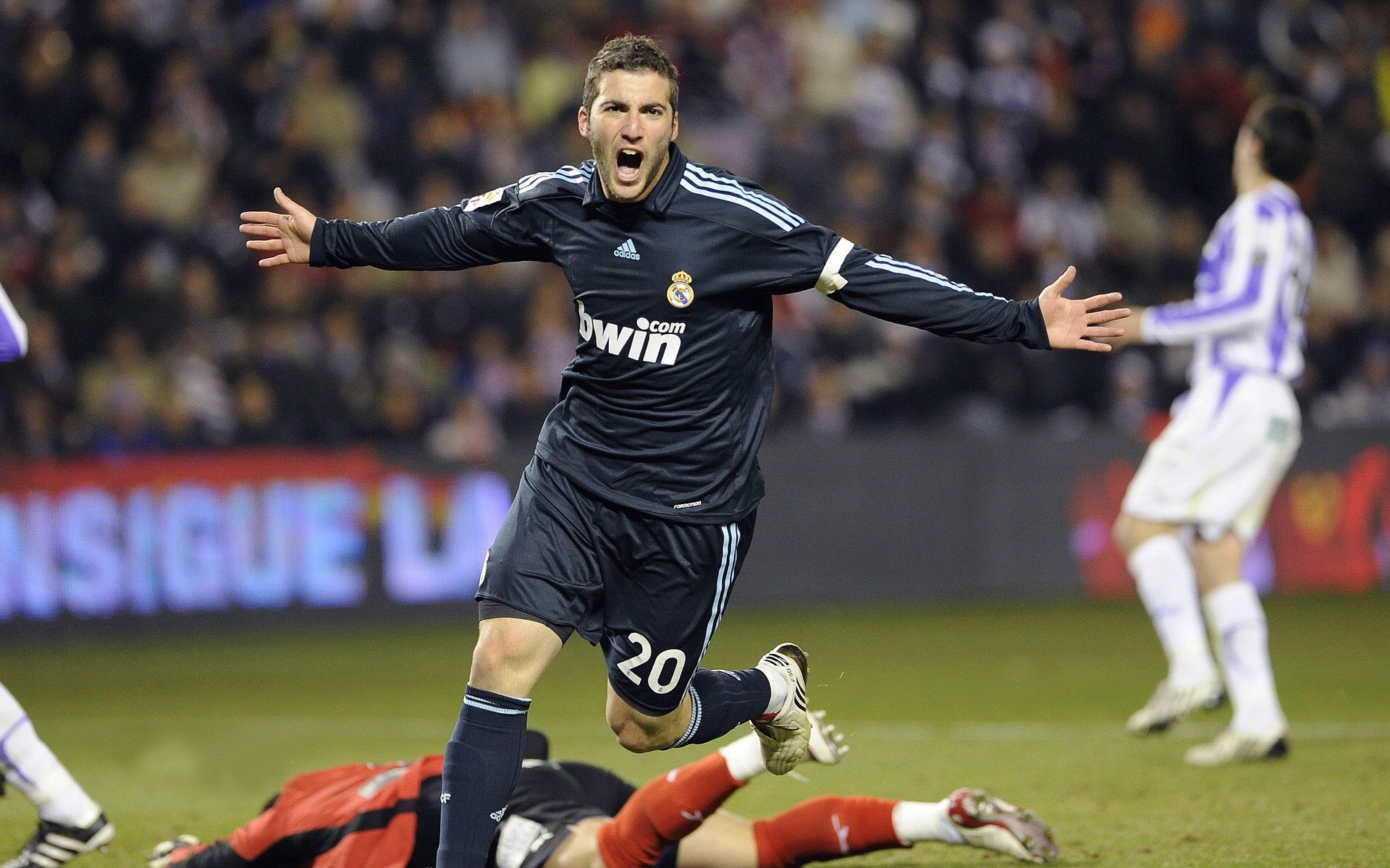 球迷最期待：不可错过的本周大战赛事，本周足球赛预告